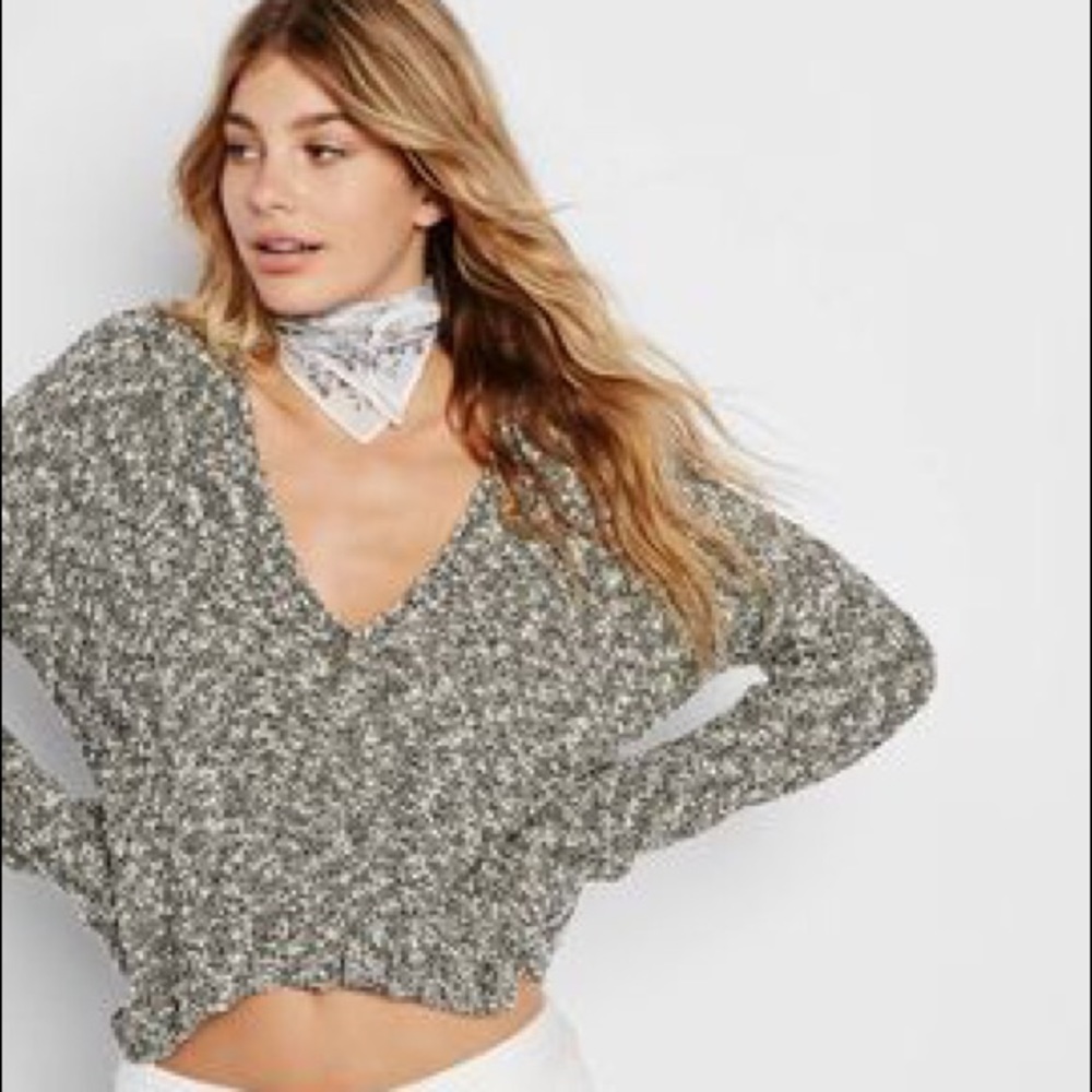 Express sweater size M